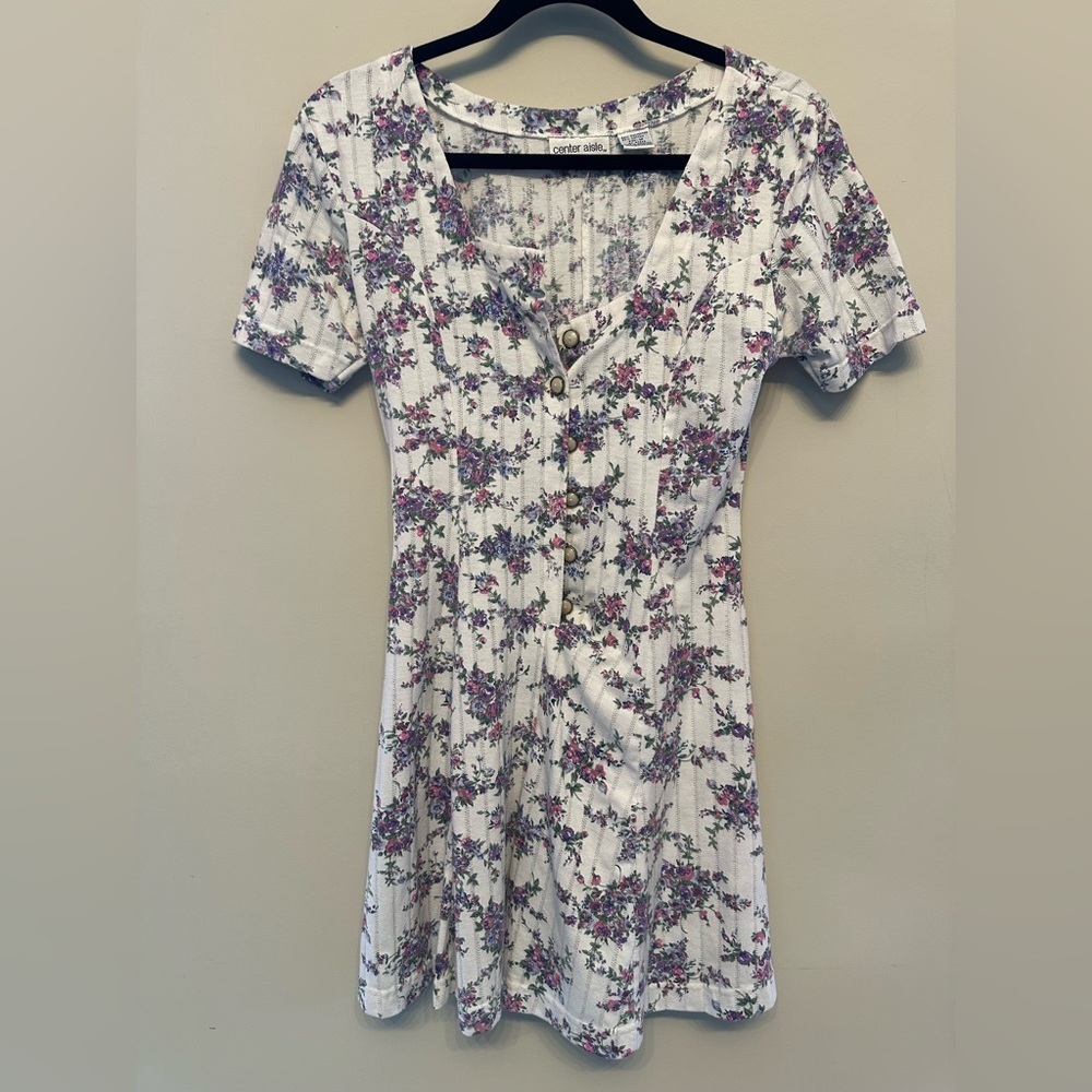 Vintage 90’s/Y2K Era Center Aisle White & Floral Romper Size Medium